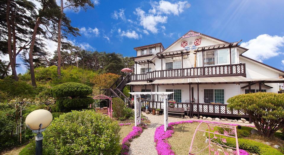 Gyeongpo Woosung Pension Gangneung Eksteriør billede